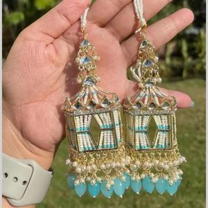 Bijouterie Boucles d'oreilles pendantes en plaqué or avec pierre et perles de Kundan Bijoux de perles élégants - Product Image 1