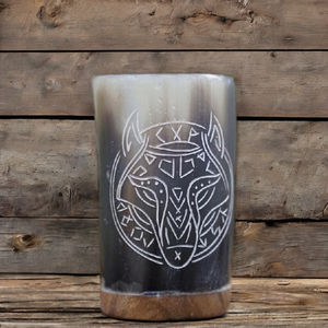 Cuerno Vikingo para Beber y Juego de Vasos/Tazas, Diseño Ecológico con Motivos Animales, Set de Regalo Medieval Nórdico con Grabado - Product Image 3