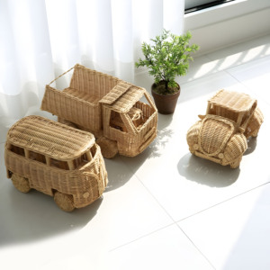 Magnifique voiture de poupée en rotin naturel ensemble cadeau pour les enfants modèle de mini voitures écologiques jouets amusants et divertissants - Product Image 1