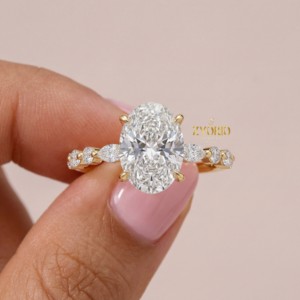 Magnifique bague de fiançailles ovale tendance pavée de diamants de laboratoire en or blanc 14 carats, bijoux pour femme pour anniversaire et mariage - Product Image 1
