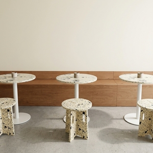 Mesa de Comedor de Plástico Reciclado, Diseño Moderno, Impermeable, Duradera, Ecológica, Apilable, con Marco Metálico, Fácil de Montar, para Exteriores - Product Image 5
