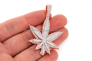 Collier tendance hip-hop en argent 925 plaqué deux tons, personnalisé, en forme de feuille florale, avec pendentif en diamant moissanite - Product Image 4