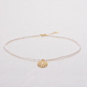 Collier de perles d'eau douce naturelles de 3-4 mm, brillant et impeccable, en forme de mètre, œil d'ange avec pendentif lys blanc, accessoire de mode - Product Image 1