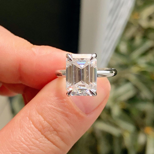 Bague de fiançailles et de mariage en or jaune 14 carats avec diamant de laboratoire taille émeraude 4 carats, certifiée IGI, de luxe, pour soirée - Product Image 1
