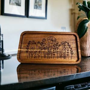 Bandeja Rectangular Ligera Hecha a Mano de Madera de Acacia Natural con Grabado Floral Personalizado, Diseño Clásico para Café y Hogar - Product Image 5