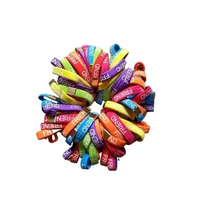 Juego de 12 Esculturas de Madera Navideñas Multicolor con Impresión Digital Pulida para Niñas y Niños - Product Image 6