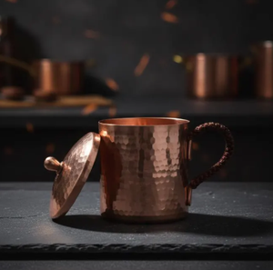 Mug Moscow Mule en Cuivre Pur, Martelé à la Main, Surface à Motif Alvéolé, Tasse à Parois Droites, Tumbler Cylindrique avec Poignée Enveloppée et Couvercle - Product Image 5