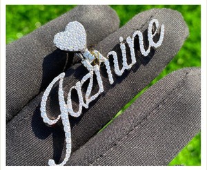 Collar con Colgante de Plata 925 con Baño de Rodio, Estilo Romántico, con Nombre en Cursiva, Diamante Cultivado en Laboratorio, Cierre de Corazón con Cristales, Regalo Personalizado - Product Image 3