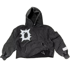 ชุดวอร์มผ้าฟลีซคอตตอน 100% ทรงสลิมฟิตสำหรับผู้ชาย ไม่มีกระเป๋า ขอบตัดเย็บแบบซันเฟด ล้างสีแบบแอซิดวอช ขาเสื้อครอป แต่งขอบดิบ ปักลายแบบดิสเทรส - Product Image 6