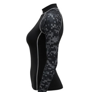 Haut de compression personnalisable pour femme à manches longues, respirant et à séchage rapide, idéal pour le MMA, le grappling, le Jiu-Jitsu et le surf - Product Image 5