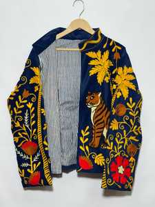 Veste en velours Suzani brodée à la main de qualité supérieure pour occasions spéciales, motif tigre, serpent, palmier, bleu royal, veste florale Suzani bohème - Product Image 2