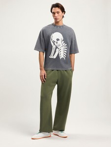 เสื้อยืดคอกลมแขนสั้นสีเทาทรงปกติสำหรับผู้ชาย ผ้าเจอร์ซีย์คอตตอนสไตล์สตรีทแวร์ ย้อมเส้นด้ายด้านหน้า เนื้อผ้าหนา - Product Image 2
