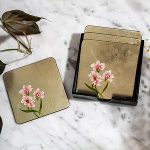 Nouveauté : Ensemble de 4 sous-verres décoratifs en laque or et rouge, motif orchidée traditionnelle, pour la décoration de table et de la maison - Product Image 5