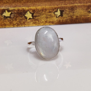 Bague en argent sterling 925 de style classique avec pierre de lune ovale, bijou artisanal en pierres précieuses, cadeau pour elle, mariage, fiançailles, anniversaire - Product Image 2
