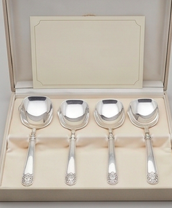 Cuchara de Servir Clásica de Acero Inoxidable con Mango Largo, Acabado Pulido Espejo, Diseño Duradero para Bodas y Eventos - Product Image 6