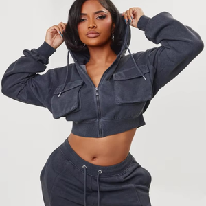 Haut court à capuche personnalisé pour femme en coton tricoté, séchage rapide, écologique, avec fermeture éclair et design cargo délavé à l'acide - Product Image 1