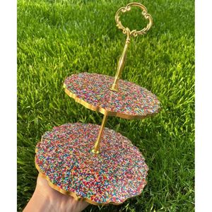 Support à gâteau en résine à finition brillante par RR ENTERPRISES pour la mise en place de la table de fête et les décorations - Product Image 1
