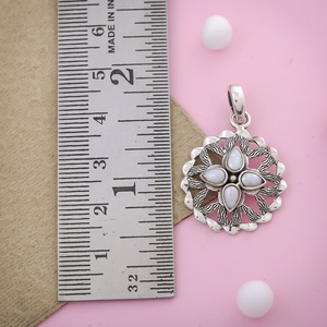 925 Sterling Silver Mother of Pearl Flower Pendant Vintage Floral Charm Jewelry Wholesale Jewellery Manufacturer - Product Image 2