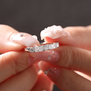 Bague de mariage allongée de 3 mm avec coussin de diamants et diamants ronds créés en laboratoire, certifiée IGI, multi-pierres, empilable - Product Image 4