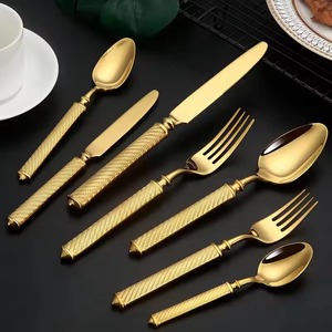 Collection de Couverts Dorés Brillants de Luxe – Ustensiles de Table Modernes en Acier Inoxydable pour Dîners Raffinés et Cadeaux - Product Image 4
