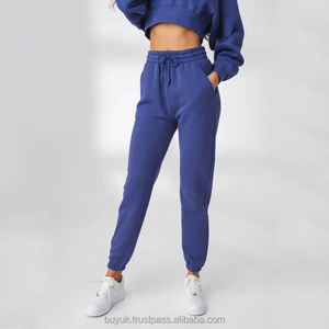 Conjunto de pantalón y Sudadera con capucha corta para mujer con logotipo personalizado al por mayor, ropa de entrenamiento transpirable para otoño, chándal estampado informal para invierno - Product Image 6