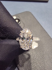 Anillo de Compromiso de Diamantes en Oro Blanco de 9k, Estilo Lujoso, con Certificación IGI, Acabado Brillante, Joyería Minimalista para Mujer - Product Image 2