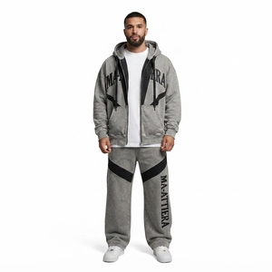 Conjunto Deportivo Personalizado para Hombre, Sudadera con Cierre y Capucha en Gris Lavado, Pantalones Deportivos de Pierna Ancha con Paneles en Contraste, Estilo Urbano - Product Image 1