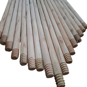 Escoba con mango de palo barnizado de 1350mm de alta calidad, precio de fábrica de 25mm de diámetro, directo desde Vietnam - Product Image 1