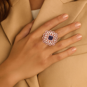 Bague de cocktail de luxe en or rose avec halo floral et diamants bleus Éternité, saphir bleu, pour femme, style vintage et affirmé - Product Image 2