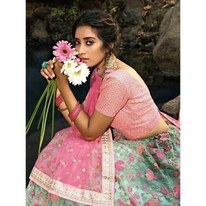 Maravilloso hilo floral verde bordado Net Wedding Wear Lehenga Choli - Product Image 4