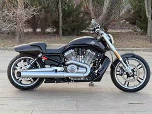 <b>USED</b> Davidson Cruiser Motorcycle with Comfortable Seat Petrol Engine 1000-1500cc <b>Electronic</b> Ride Modes Muscle Brakes >180km/h - Product Image 3