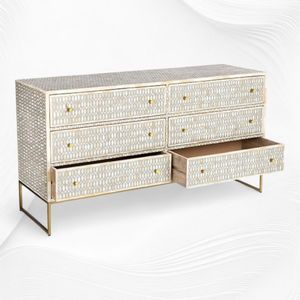 Commode en bois sculptée à la main avec incrustations en os, meuble sur mesure pour hôtel de luxe - Product Image 1