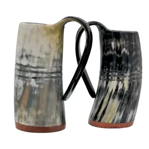 Mug à boire en corne de buffle gravé sur mesure, avec un design authentique de type tankard viking, surface polie à la main, toucher réel - Product Image 3