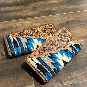 Nouvel arrivage de portefeuille à deux volets en cuir usiné aztèque de l'Ouest portefeuille à usage multiple en cuir matelassé aztèque unique pour femmes - Product Image 4