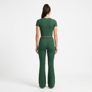 MA-ATTIERA เสื้อครอปผู้หญิงสีเขียว ชุดโยคะ 2 ชิ้น เสื้อคอกลมแขนสั้นสีทึบ - Product Image 4