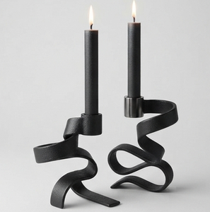 Porte-bougie en métal noir avec ruban incurvé, forme ondulée moderne, support de bougie pour la décoration de la maison - Product Image 1