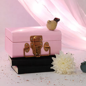 Boîte à bijoux en métal de luxe Antique Creations Mint Cream avec petite serrure - Style vintage pour ranger les bagues et les souvenirs de Noël - Product Image 1