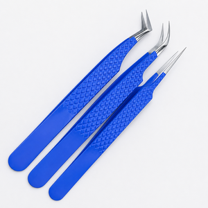 Pince à épiler professionnelle pour sourcils, en acier inoxydable, à pointe inclinée, écologique, durable, avec poignée texturée bleue, précision et beauté - Product Image 2