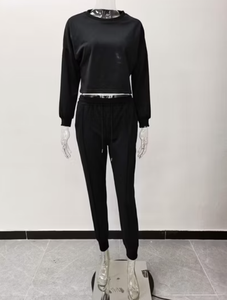 Conjunto Deportivo de 11 Piezas para Mujer, Chándal Corto de Alta Calidad, Color Negro - Product Image 3