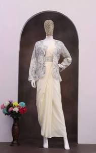 ชุดส่าหรีผ้าไหมสำเร็จรูปสำหรับฤดูหนาวปี 2026 พร้อมแจ็คเก็ตปักลายหนัก ดีไซน์อินโดเวสเทิร์น ชุดสำหรับผู้หญิง คอลเลคชั่นชุดออกงานทันสมัย - Product Image 4