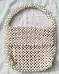 Bolso de mano tipo clutch con bordado de cuentas de colores, ideal para mujer o niña, para llevar al hombro, como recuerdo de boda o para fiestas. - Product Image 1