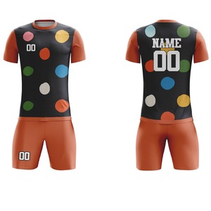 Uniforme de Fútbol para Hombre, Transpirable, de Primera Calidad OEM, Manga Corta, Logotipo Personalizado, Color Sólido, 100% Poliéster - Product Image 2