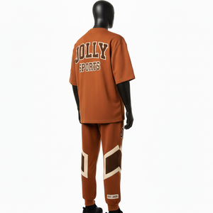 Ensemble jogging homme en molleton de coton épais GSM, couleur rouille, avec t-shirt et pantalon, panneau appliqué style universitaire et impression de logo personnalisé - Product Image 5