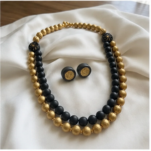 Parure de collier vintage noir et or en pierre de lave perlée avec boucles d'oreilles - Bijoux de déclaration pour fêtes et mariages de la marque KOTTRAVAI - Product Image 5