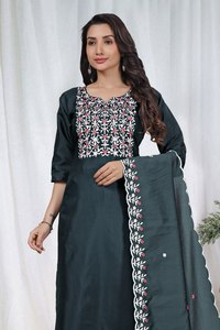Zain Exports - Conjunto de Salwar Kameez para Mujer, Top, Pantalón y Dupatta, Tela de Algodón con Detalles Bordados, Ropa Casual para Fiestas, Todas las Temporadas - Product Image 2