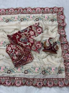 Elegante y sofisticado, este sari bordado con lentejuelas combina la belleza clásica con la elegancia moderna. Sari Premium. - Product Image 2