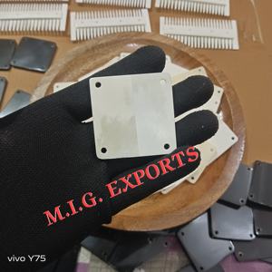 Tarjetas/Tabletas de hueso de búfalo utilizadas en la técnica de tejido de tabletas para crear bandas textiles intrincadas, resistentes y decorativas. Ecológico. - Product Image 4