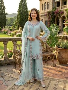 Traje TOP PLAZZO DUPATTA JMC de seda con intrincado trabajo de bordado con hilo. - Product Image 2