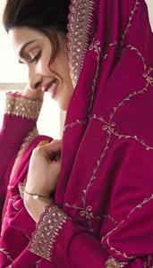 Traje Salwar Kameez Étnico de Seda para Mujer con Bordado, Estilo Tradicional Largo hasta el Suelo para Bodas/Fiestas - Product Image 5