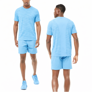 Camiseta deportiva azul claro para hombre, de secado rápido, para gimnasio, entrenamiento, y pantalones cortos, transpirables, a la moda, estilo deportivo. - Product Image 1